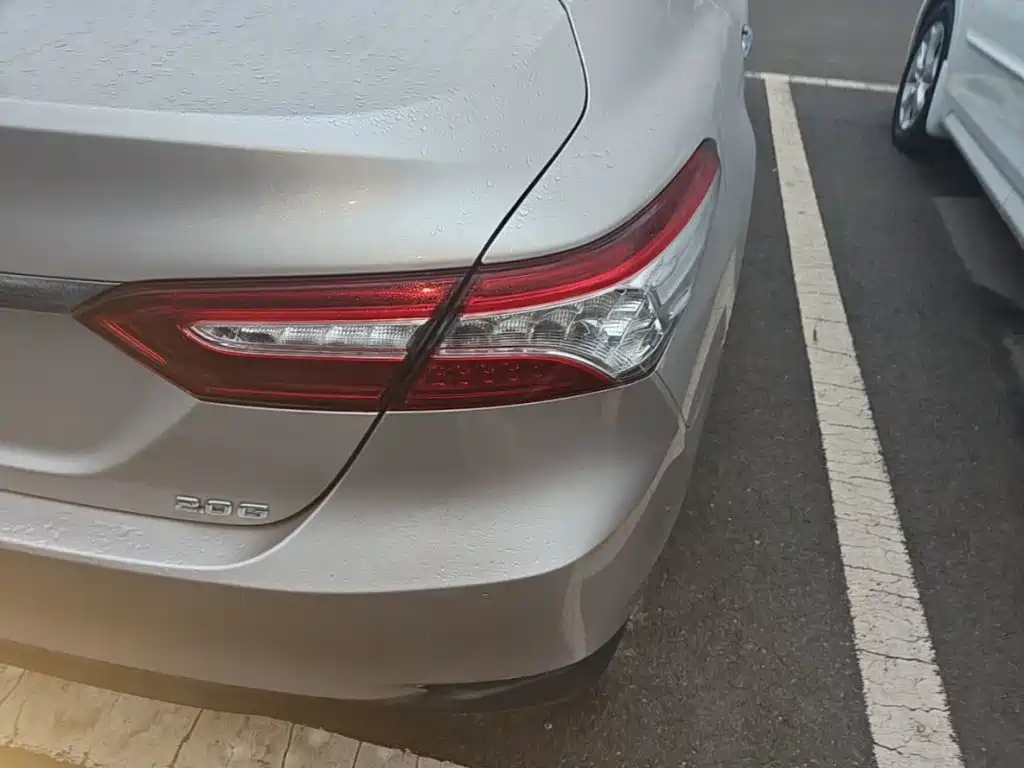 Toyota Camry — миниатюра 8