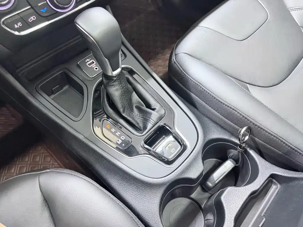 Jeep Cherokee — миниатюра 18