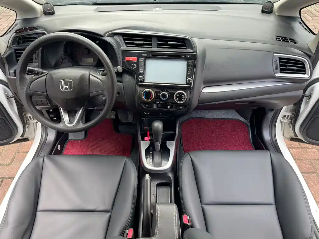 Honda Fit — миниатюра 8
