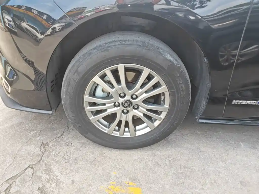 Toyota Sienna — миниатюра 23