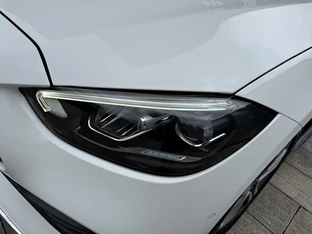 Mercedes-Benz C-Class — миниатюра 12