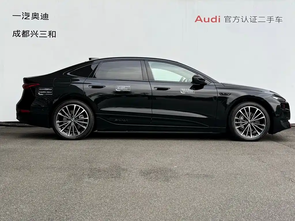 Audi A6L e-tron — миниатюра 6