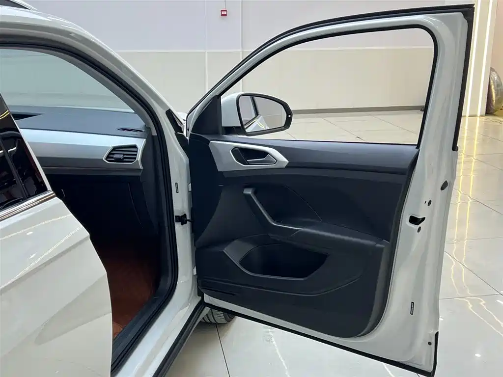 VOLKSWAGEN EXPLORING THE SHADOW