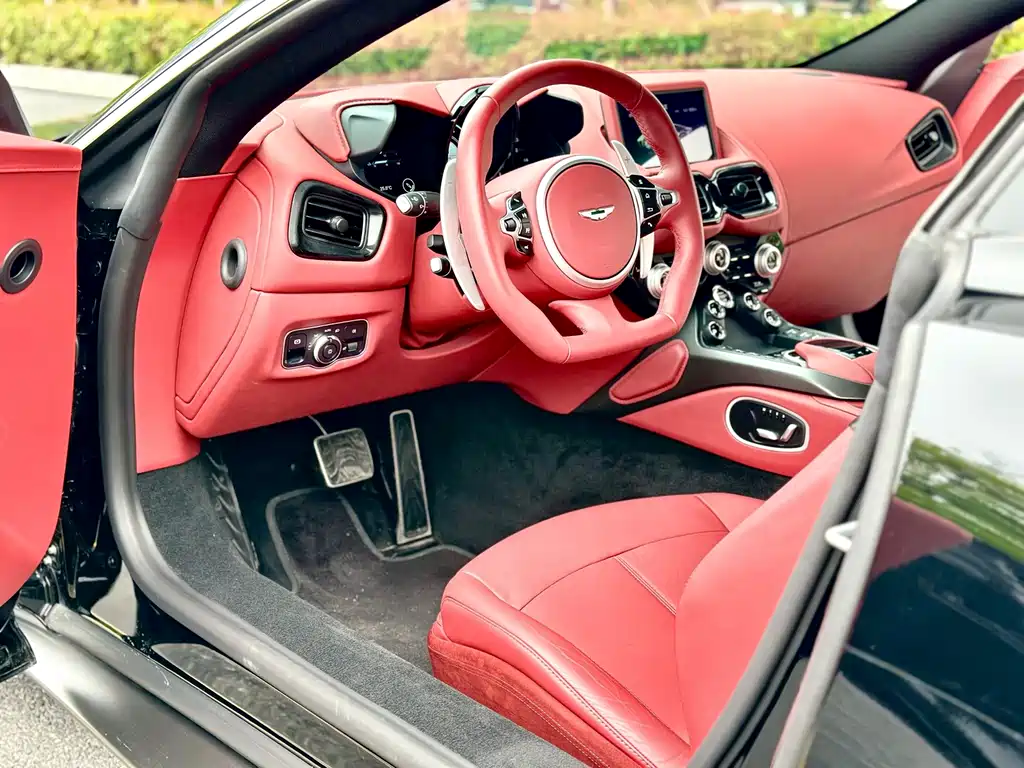 Aston Martin V8 Vantage — миниатюра 10