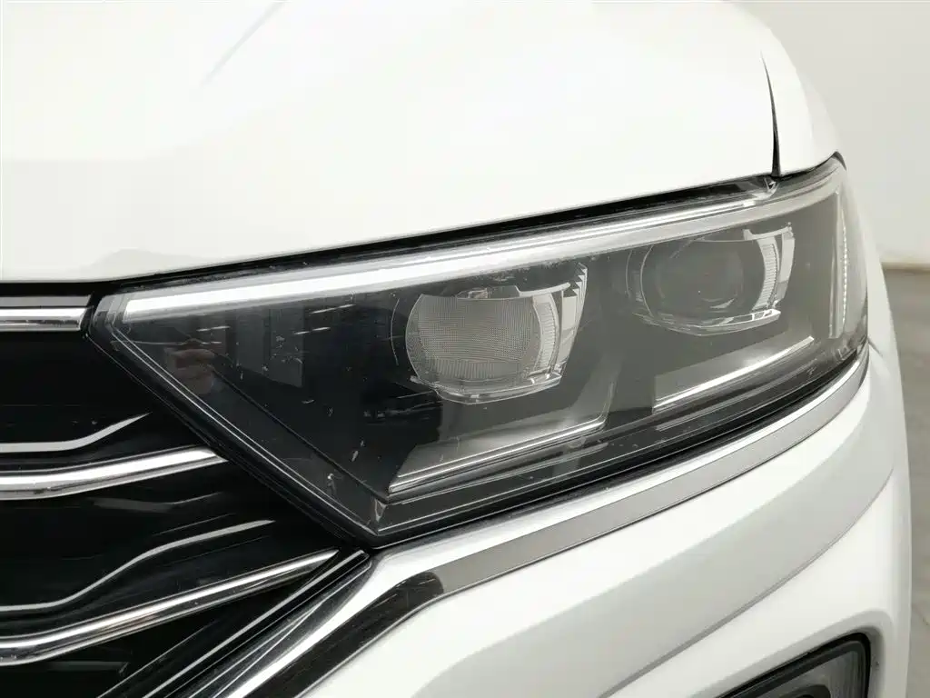 VOLKSWAGEN T ROC EXPLORING SONGS