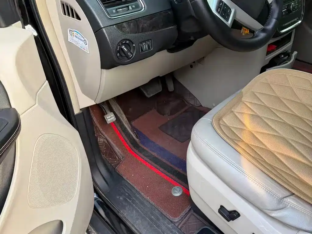 Chrysler Grand Voyager (Import) — миниатюра 7