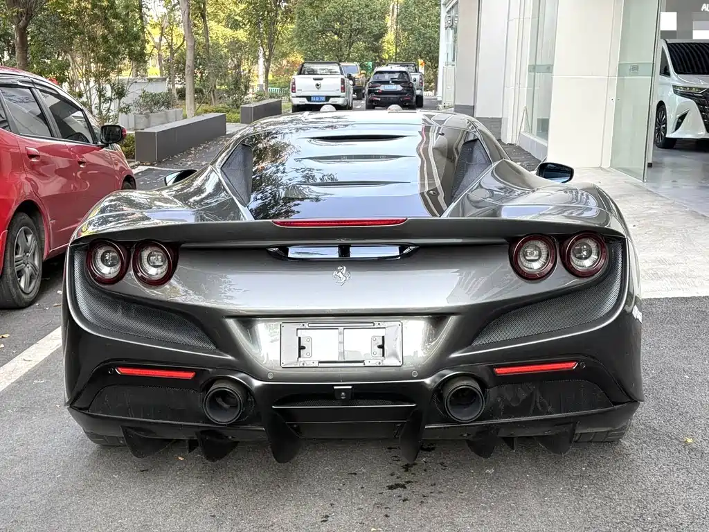 Ferrari F8 — миниатюра 6