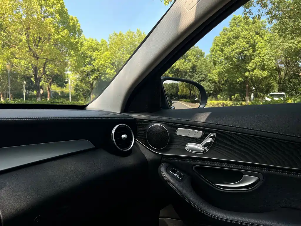 Mercedes-Benz C-Class — миниатюра 16