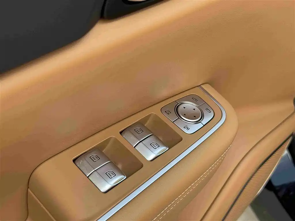 Li Auto Li ONE — миниатюра 8
