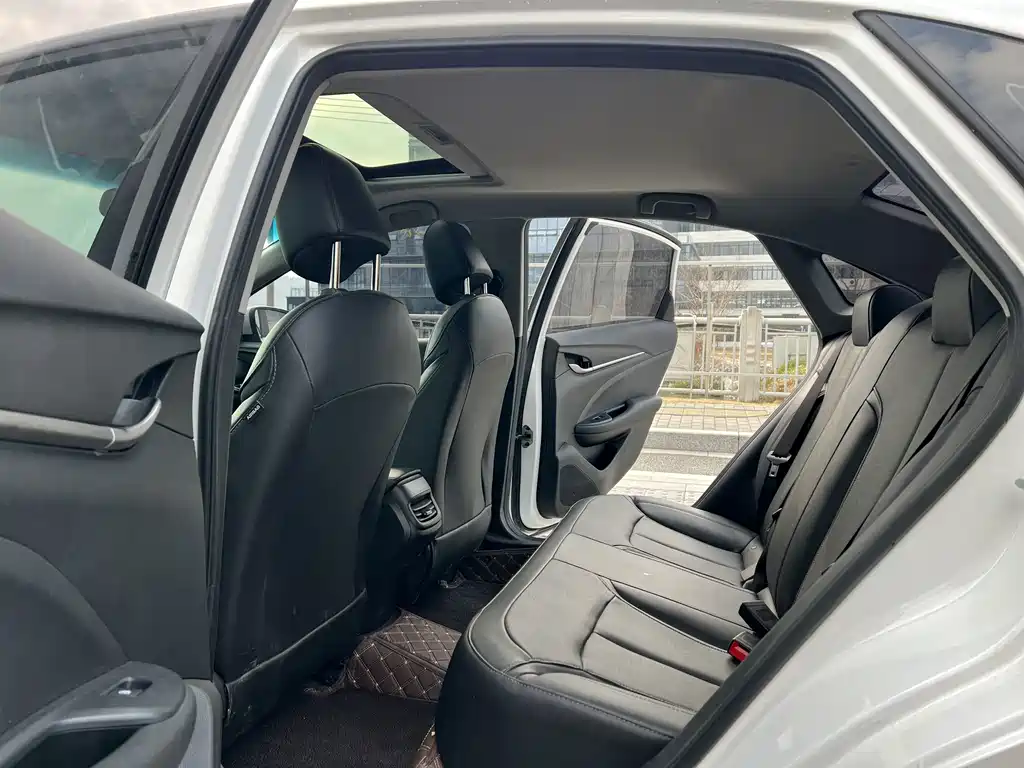Buick Excelle — миниатюра 6