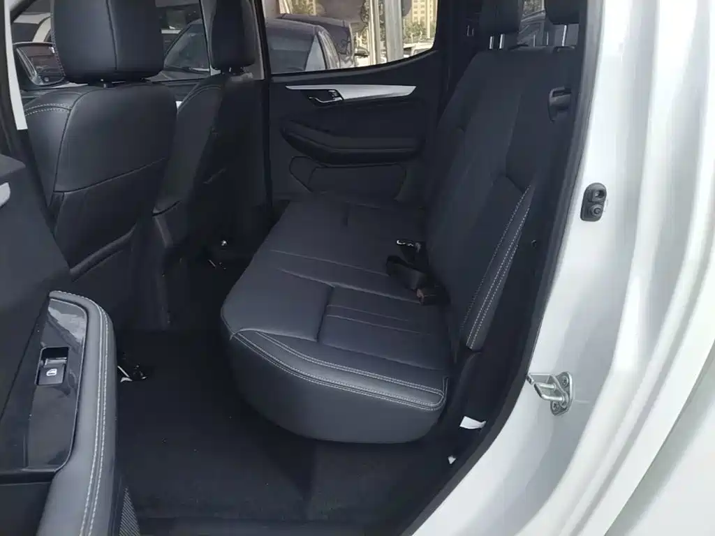 Isuzu RE-MAX Ruimai — миниатюра 17