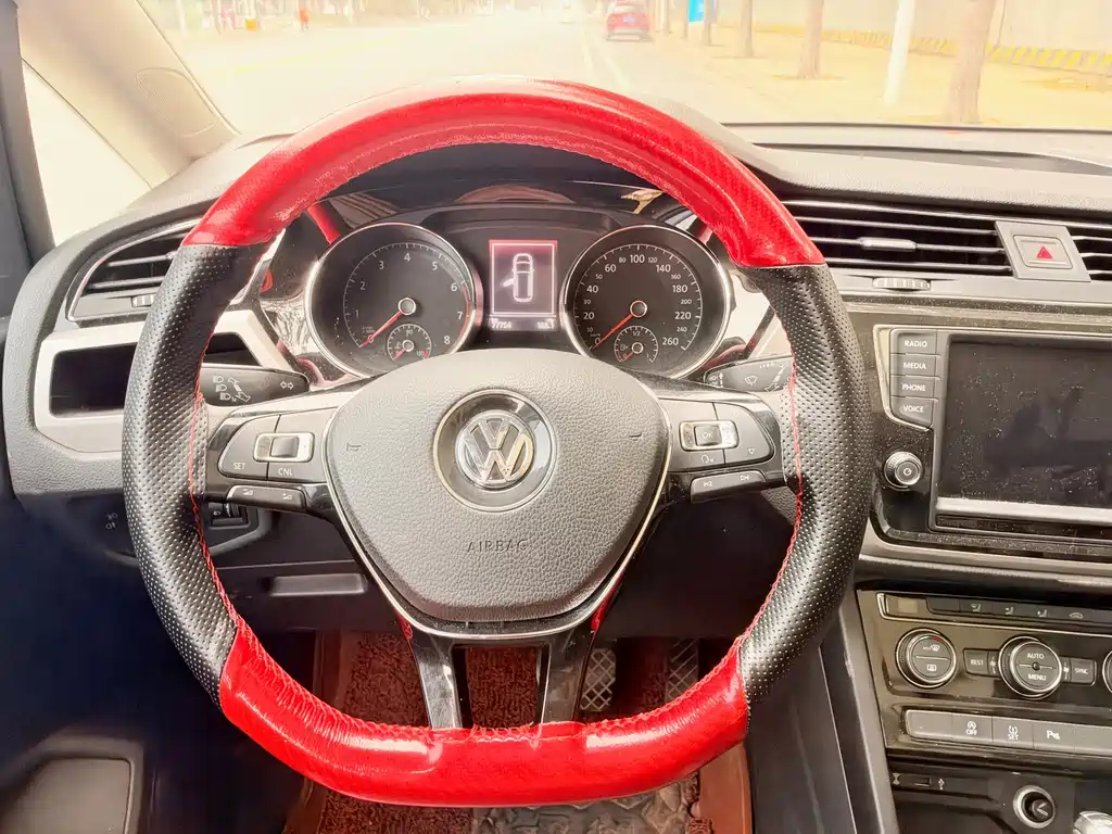 Volkswagen Touran — миниатюра 6