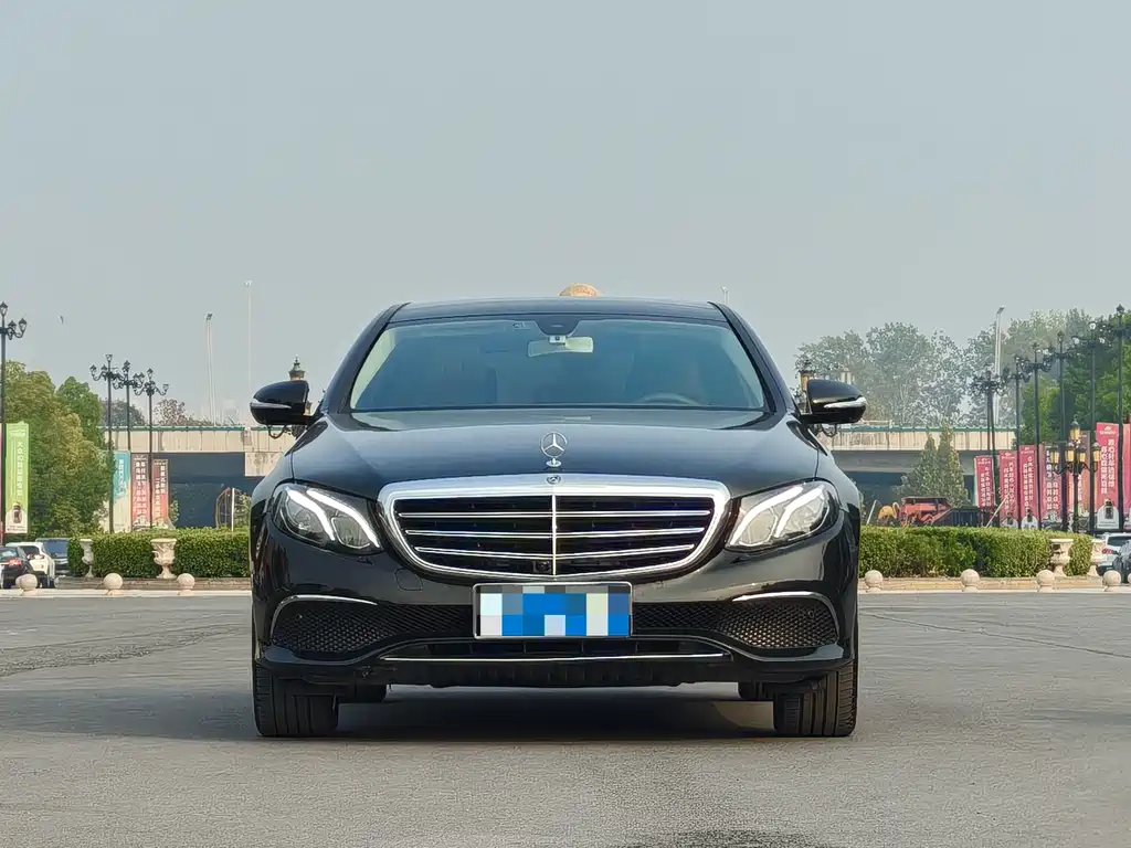 Mercedes-Benz E-Class — миниатюра 2