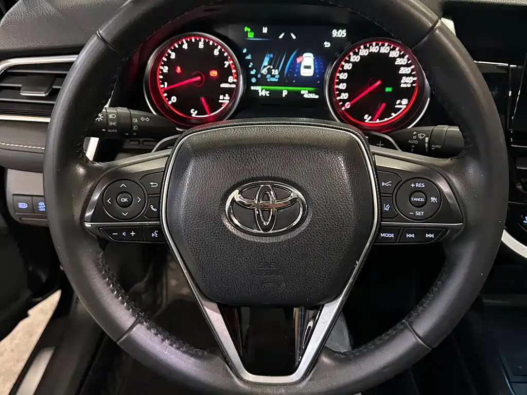 TOYOTA CAMRY
