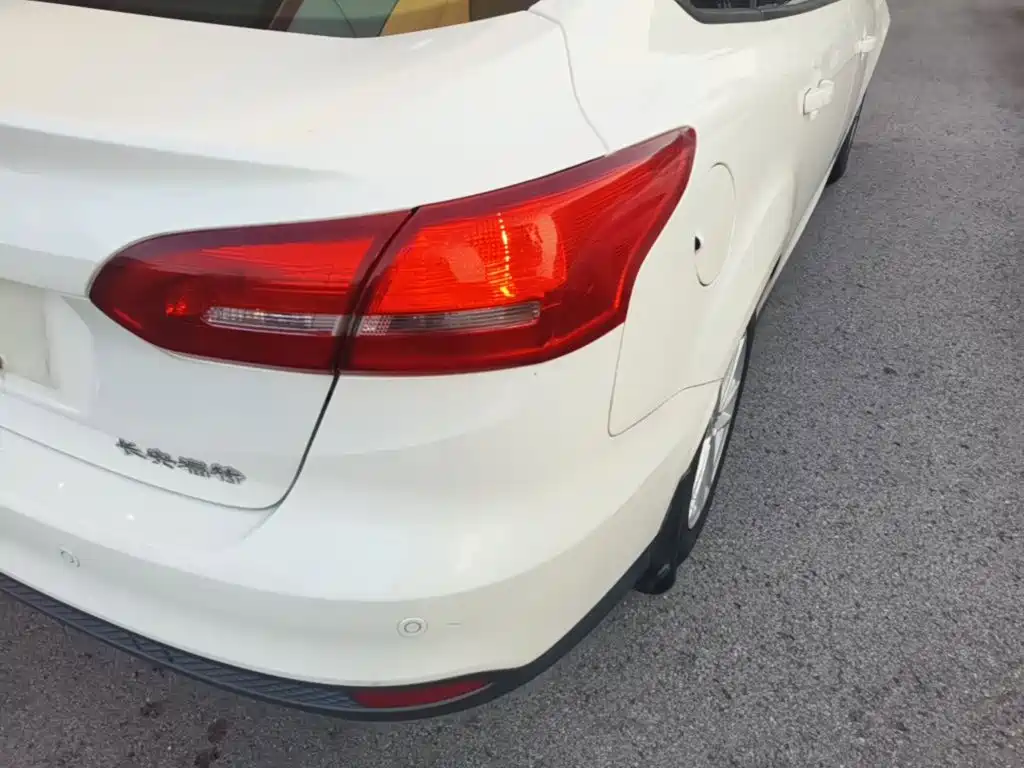 Ford Focus — миниатюра 8