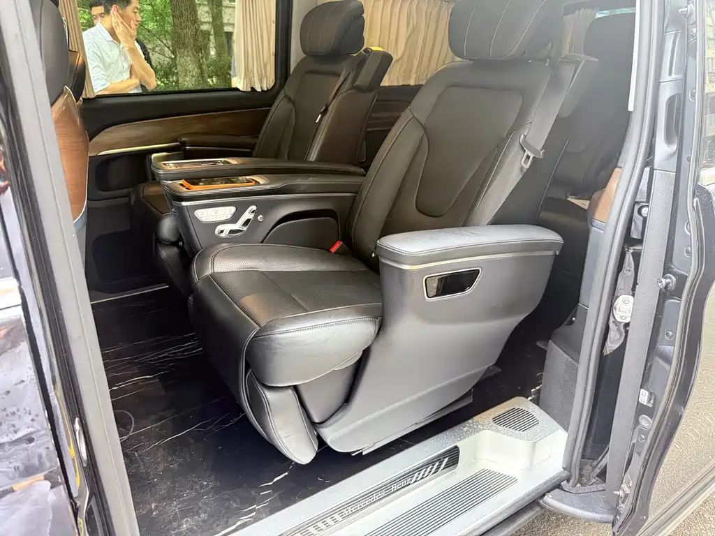 Mercedes-Benz V-Class — миниатюра 7