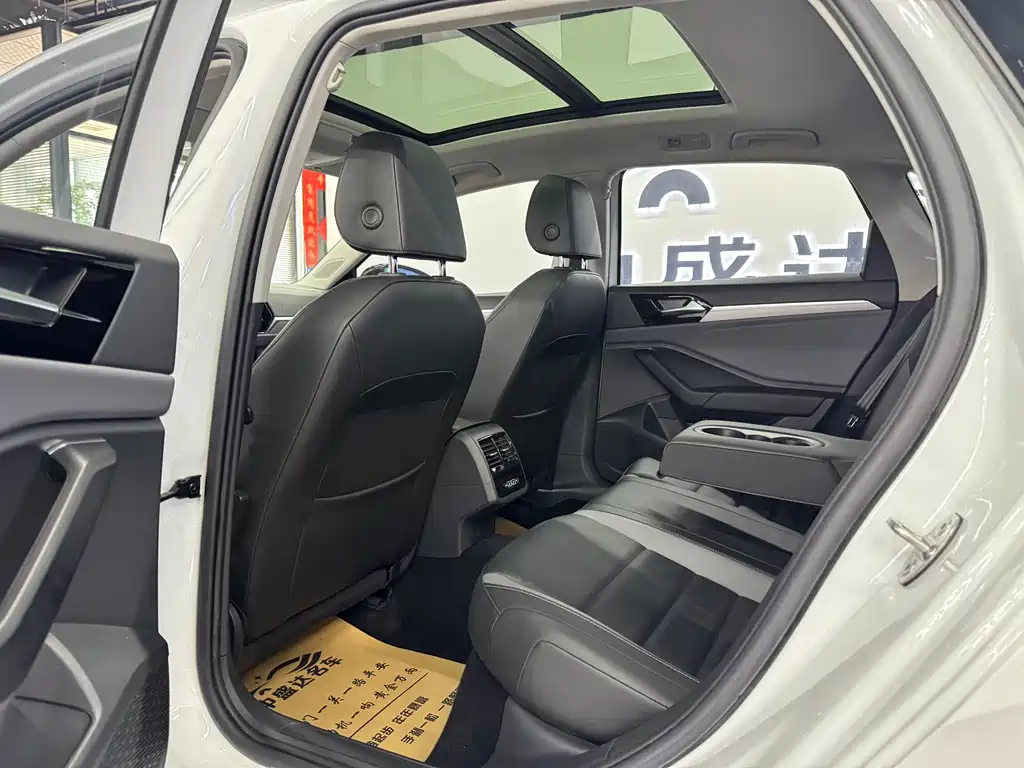 Volkswagen Sagitar — миниатюра 8