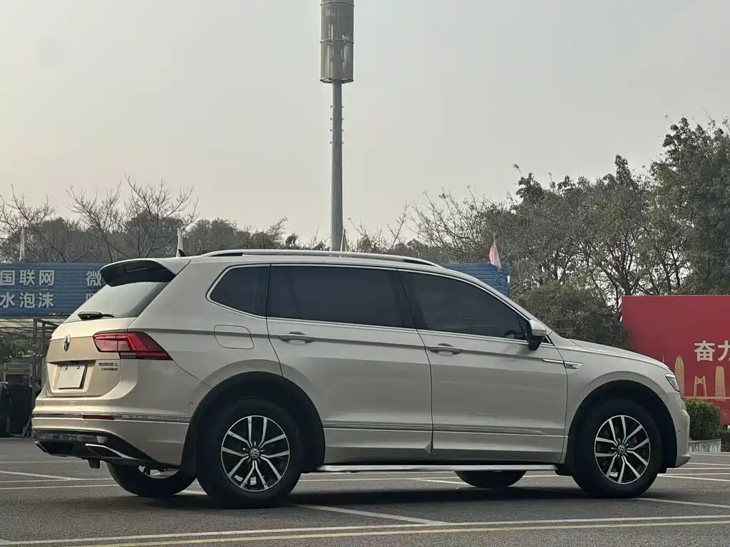 VOLKSWAGEN TIGUAN L NEW ENERGY