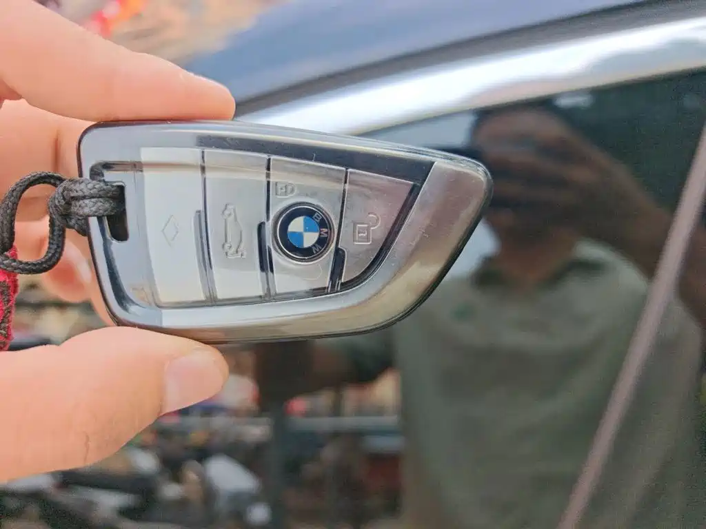BMW 5 Series — миниатюра 12