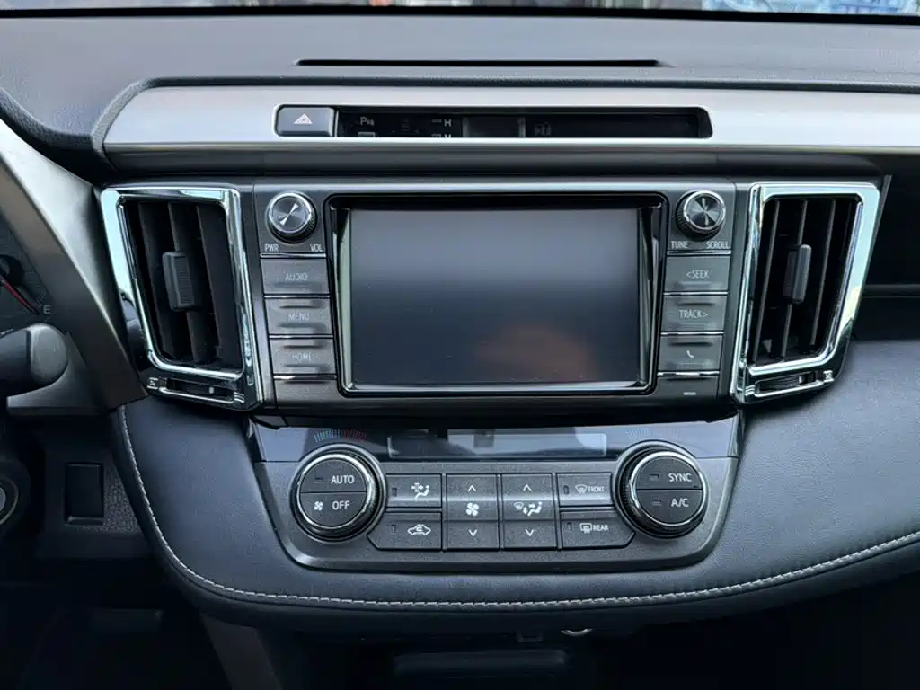 Toyota RAV4 — миниатюра 11