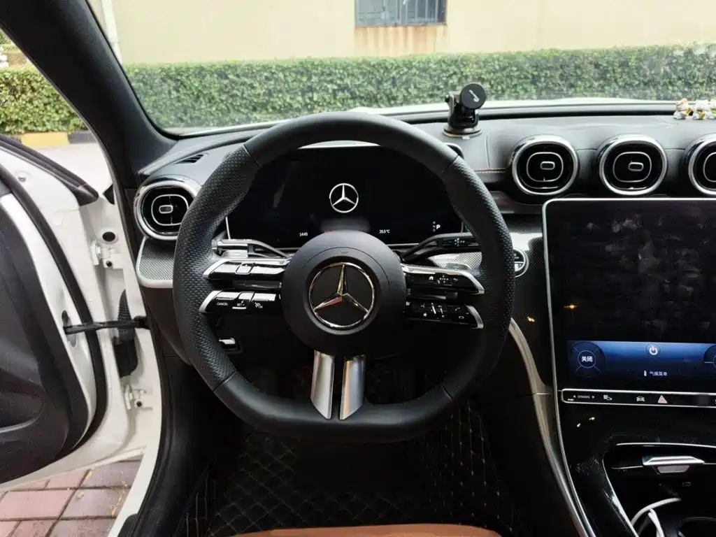 Mercedes-Benz C-Class — миниатюра 3