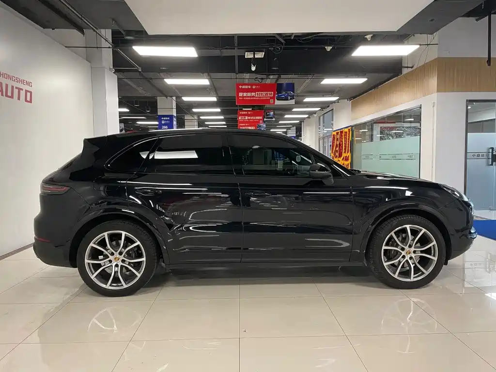 Porsche Cayenne — миниатюра 3