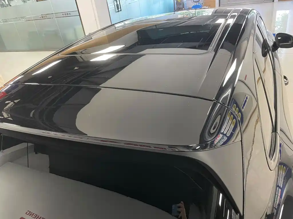 Porsche Cayenne — миниатюра 6