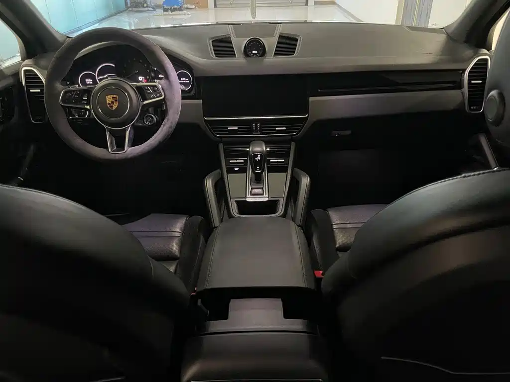 Porsche Cayenne — миниатюра 15