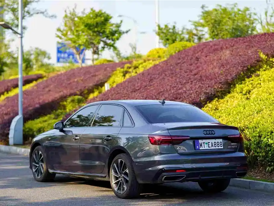 Audi A4L 2022 40 TFSI Luxury