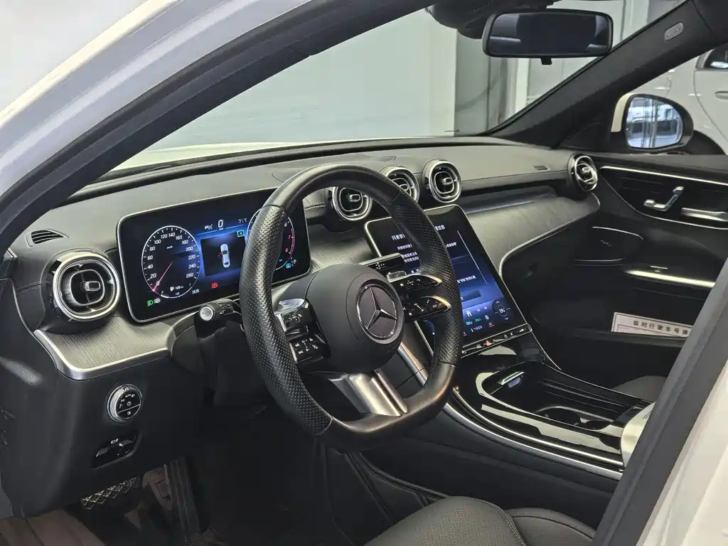 Mercedes-Benz C-Class — миниатюра 12