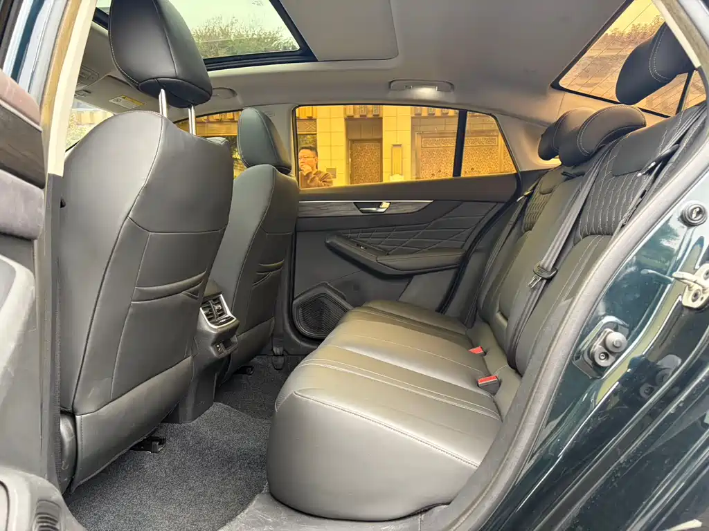 DONGFENG YI HYUN MAX