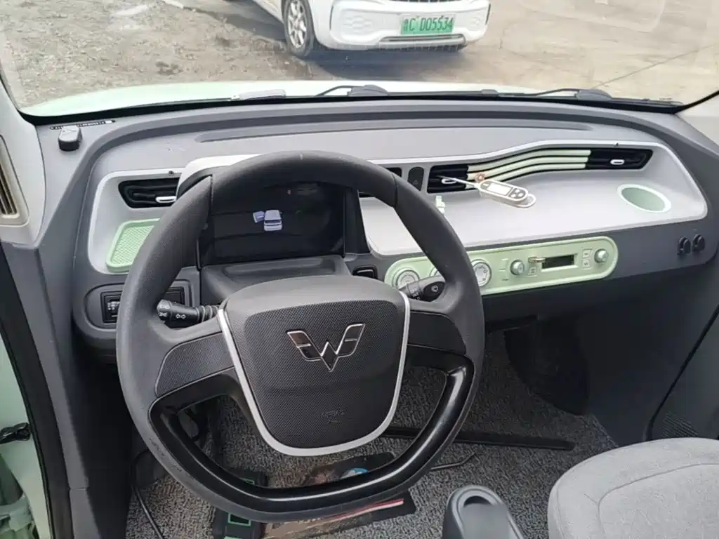 Wuling MINIEV — миниатюра 10