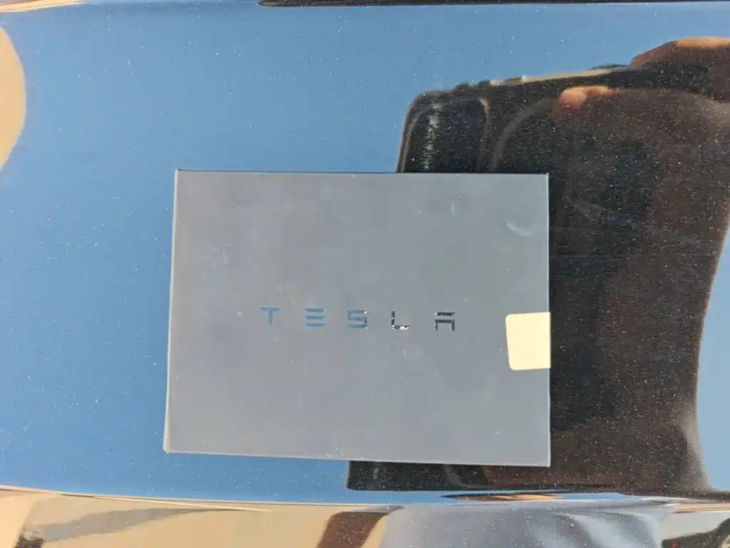 Tesla Model Y — миниатюра 9