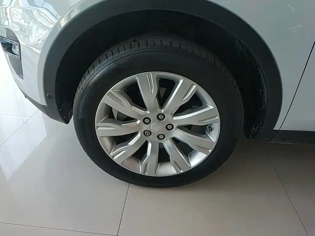 Land Rover Discovery Sport — миниатюра 23