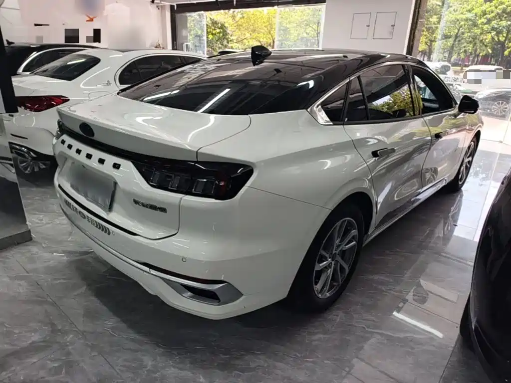 Ford Mondeo — миниатюра 7