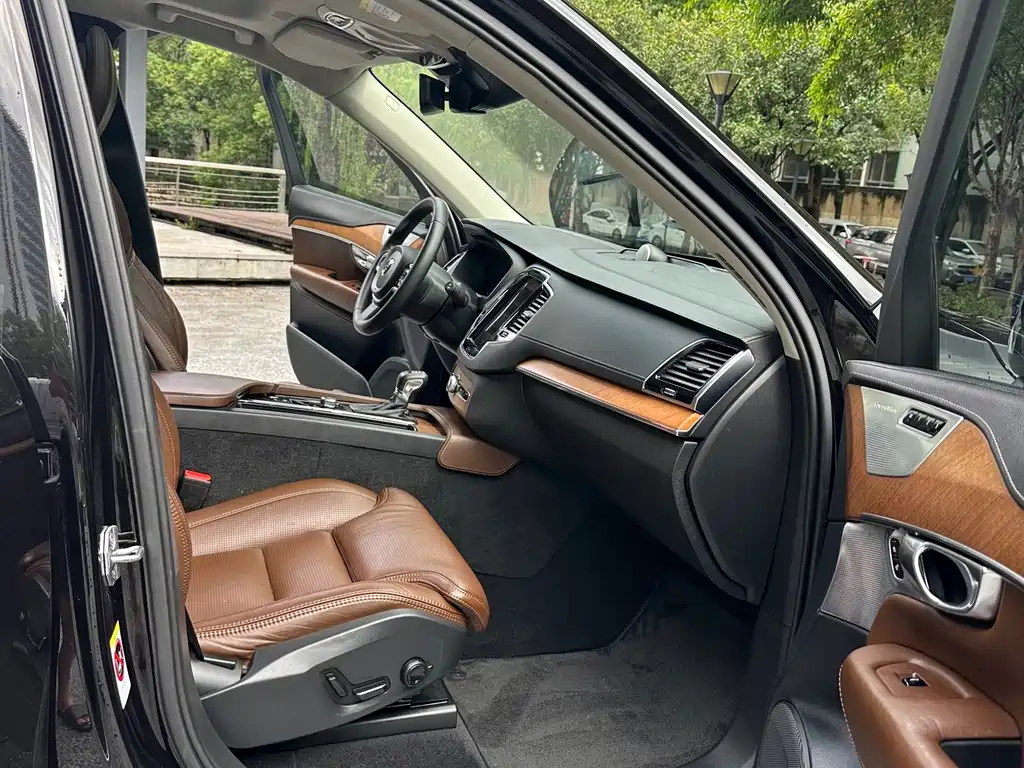 Volvo XC90 — миниатюра 14