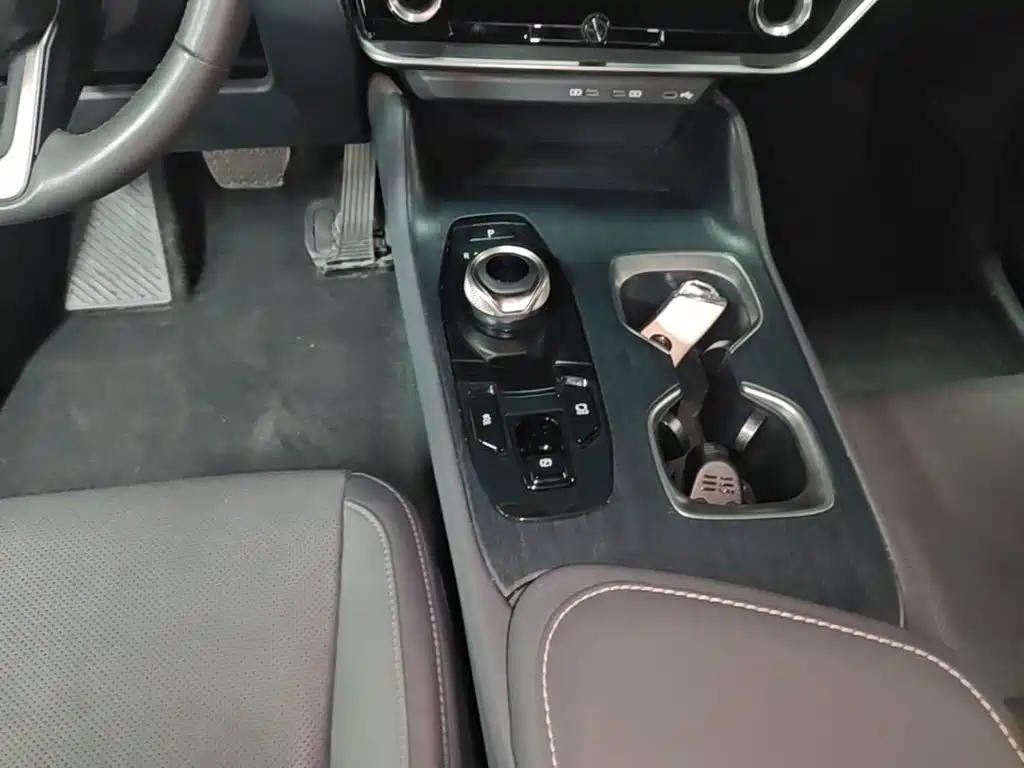 Lexus RZ — миниатюра 14