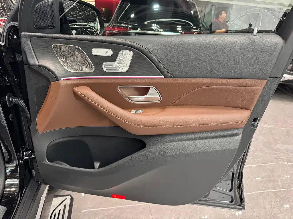 Mercedes-Benz GLS — миниатюра 18