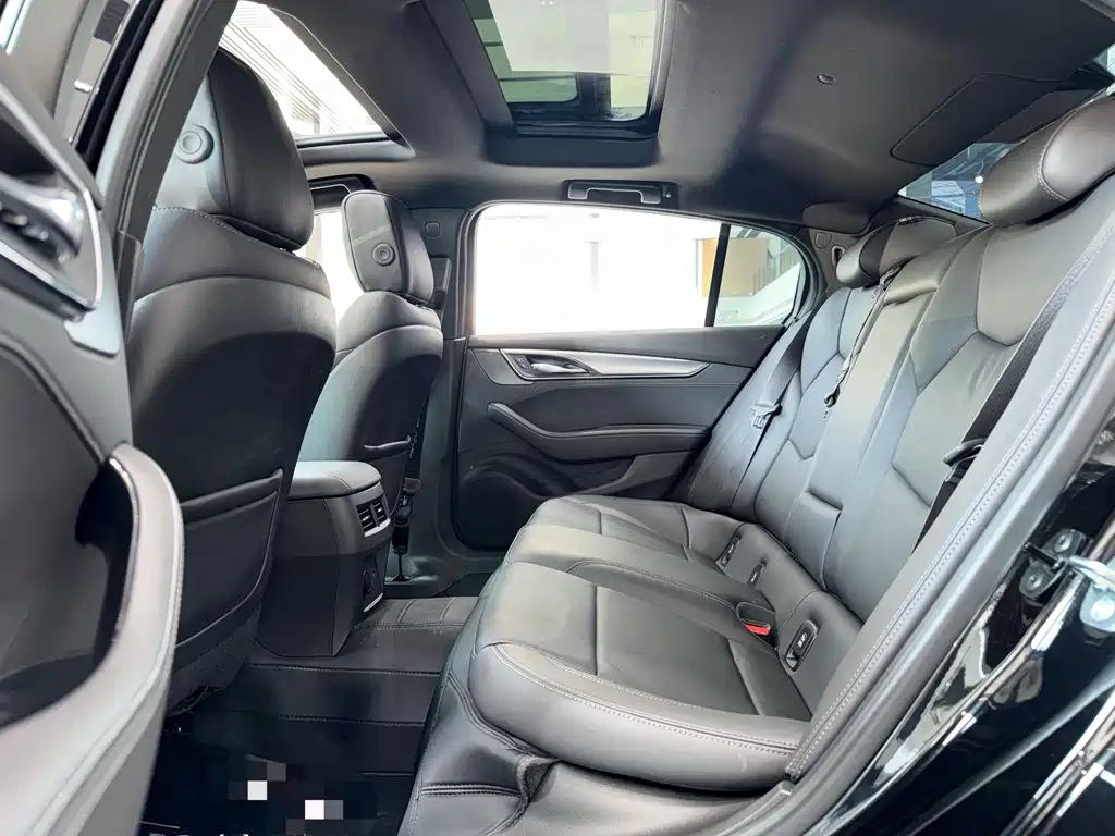 Cadillac CT5 — миниатюра 6
