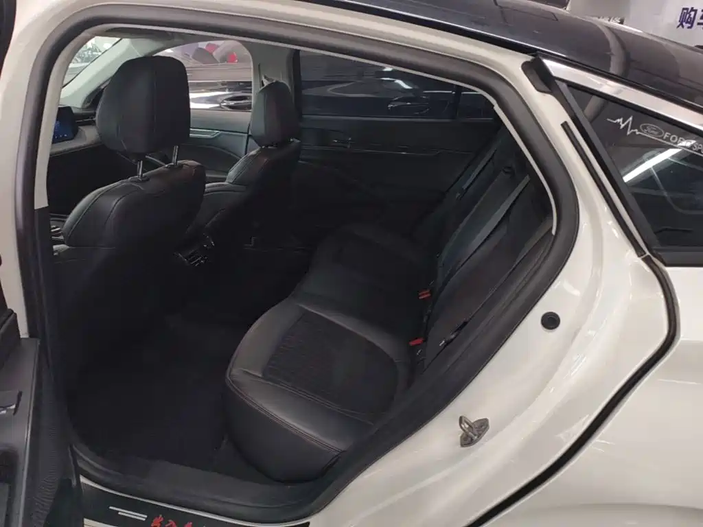 Ford Mondeo — миниатюра 17