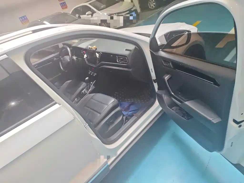 Volkswagen T-Roc — миниатюра 19