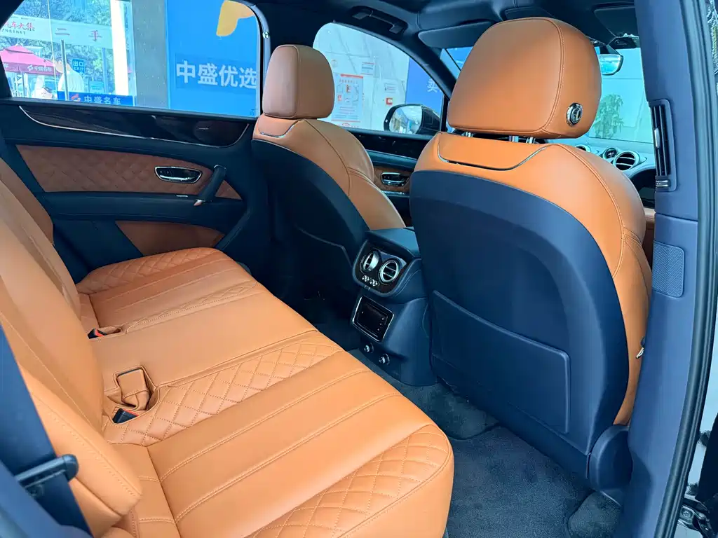 Bentley Bentayga — миниатюра 17