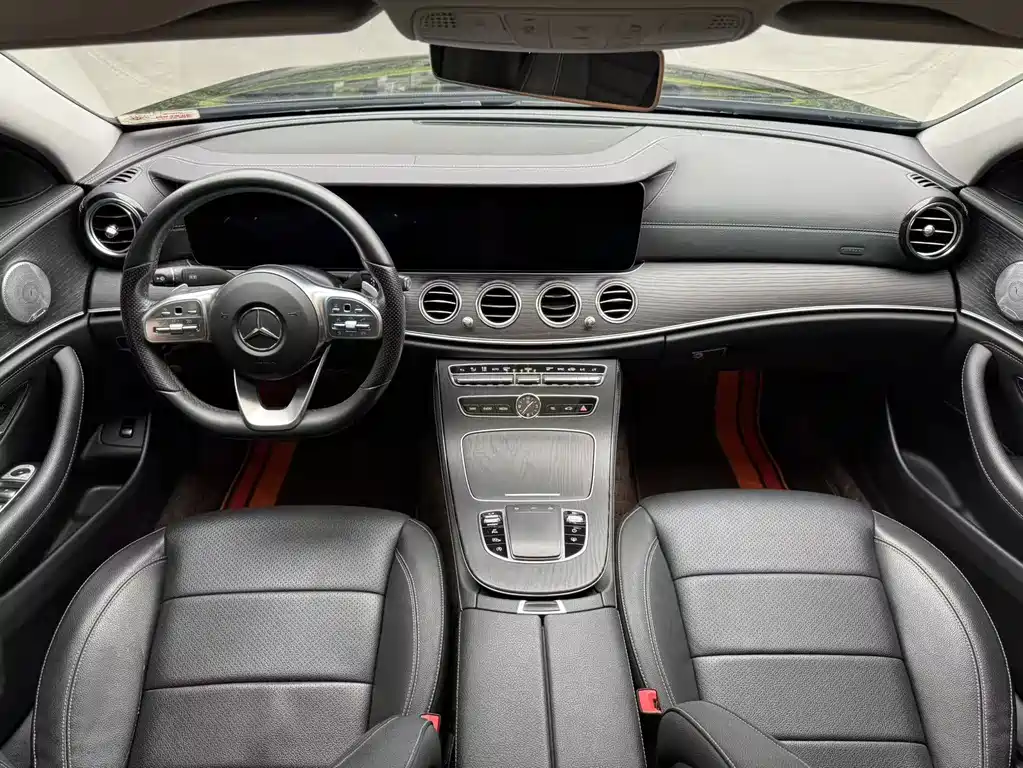 Mercedes-Benz E-Class — миниатюра 8