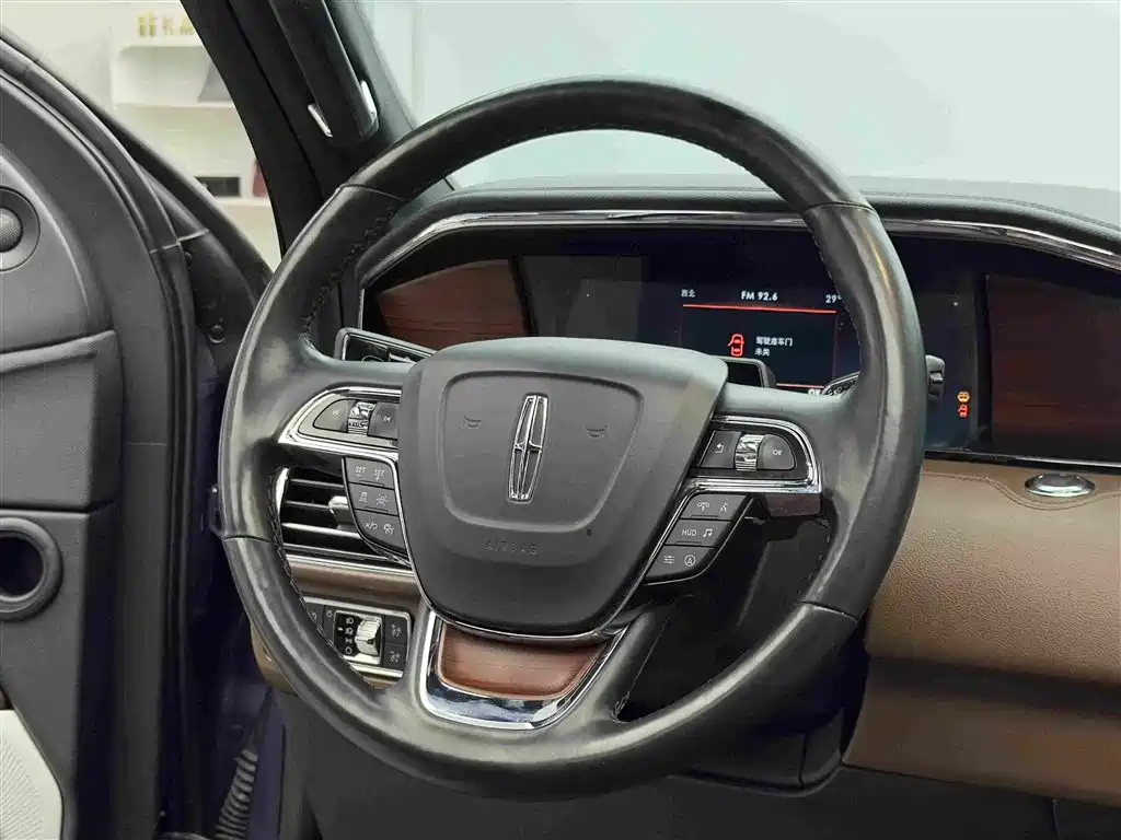 Lincoln Navigator — миниатюра 14