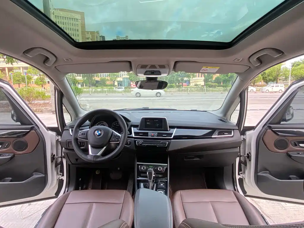 BMW 2 Series Active Tourer — миниатюра 5