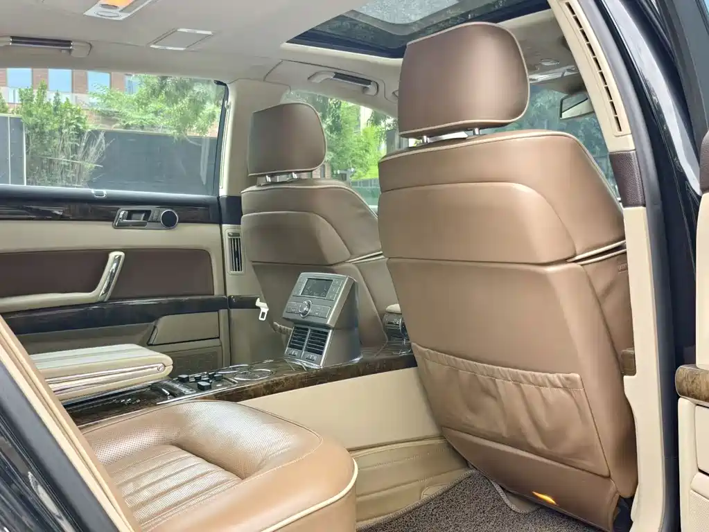 Volkswagen Phaeton 3.6L V6 4 seats Extended Individual Edition, фото 12