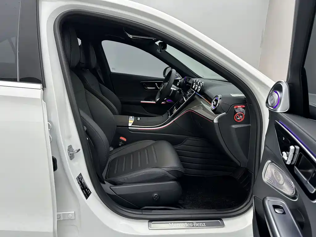 Mercedes-Benz C-Class — миниатюра 11