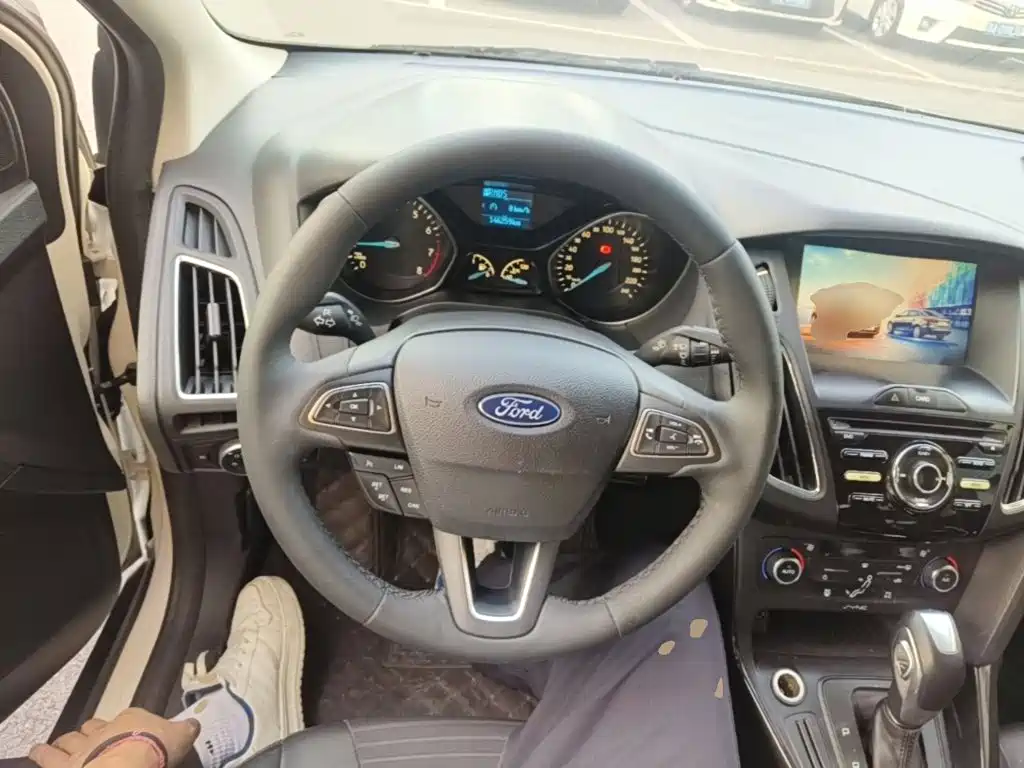 Ford Focus — миниатюра 11