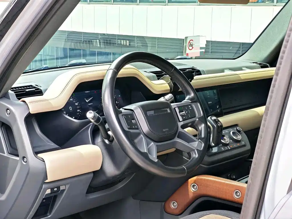 Land Rover Defender — миниатюра 12
