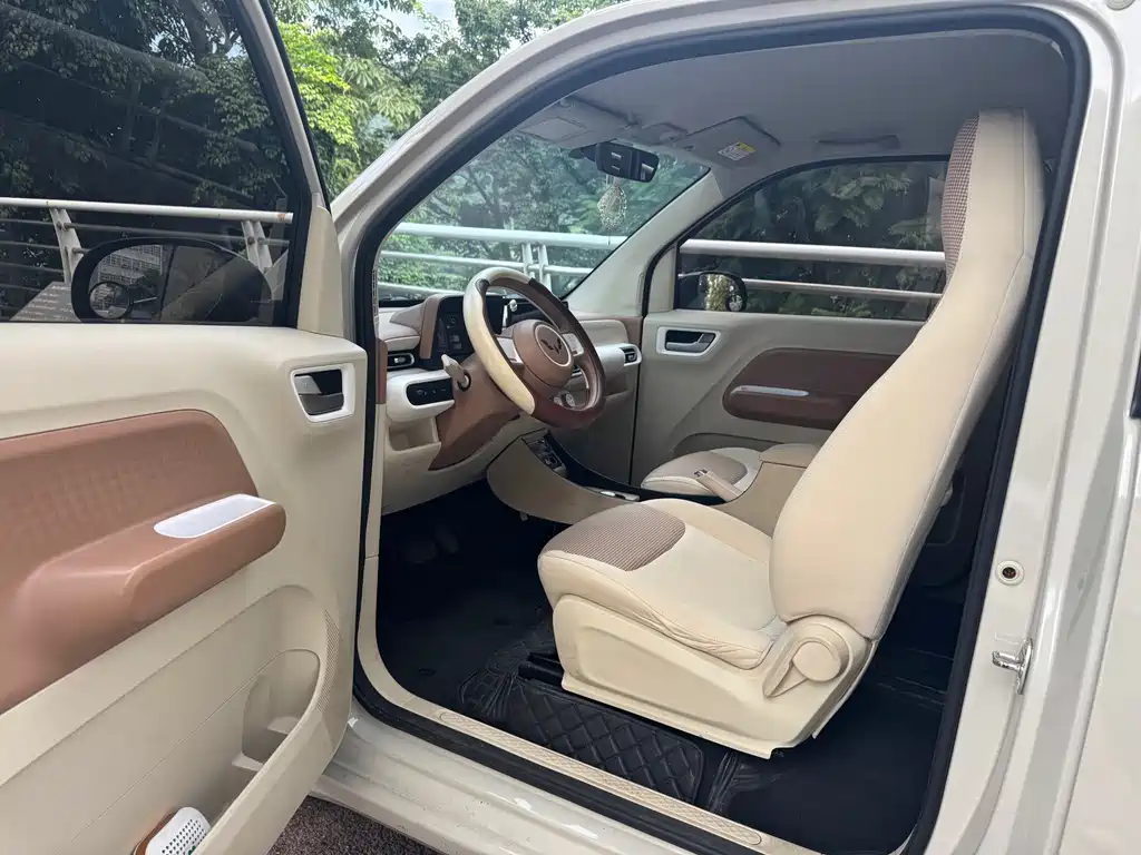 Wuling MINIEV — миниатюра 5